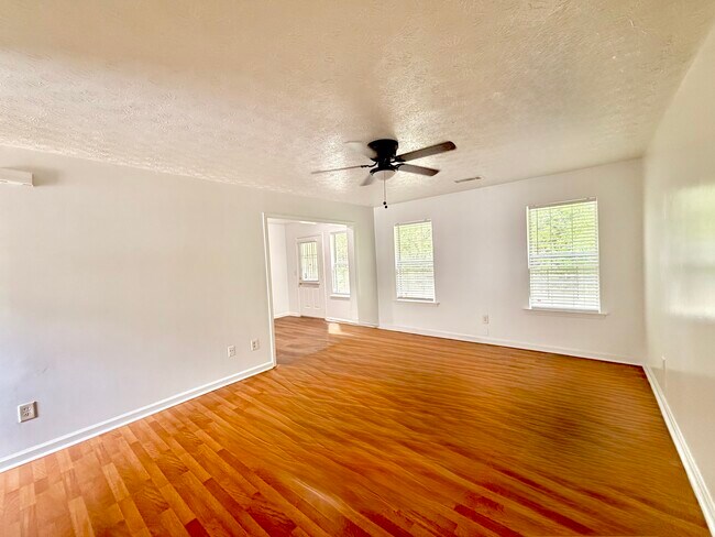 Building Photo - 8837 Freedom Way