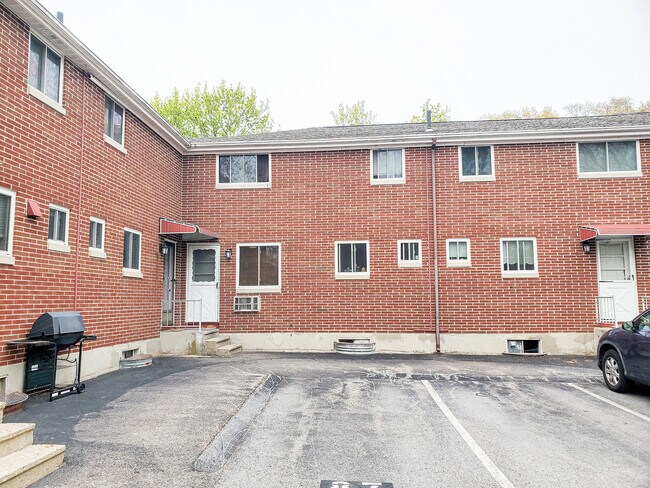 Building Photo - 89 Wilson Dr