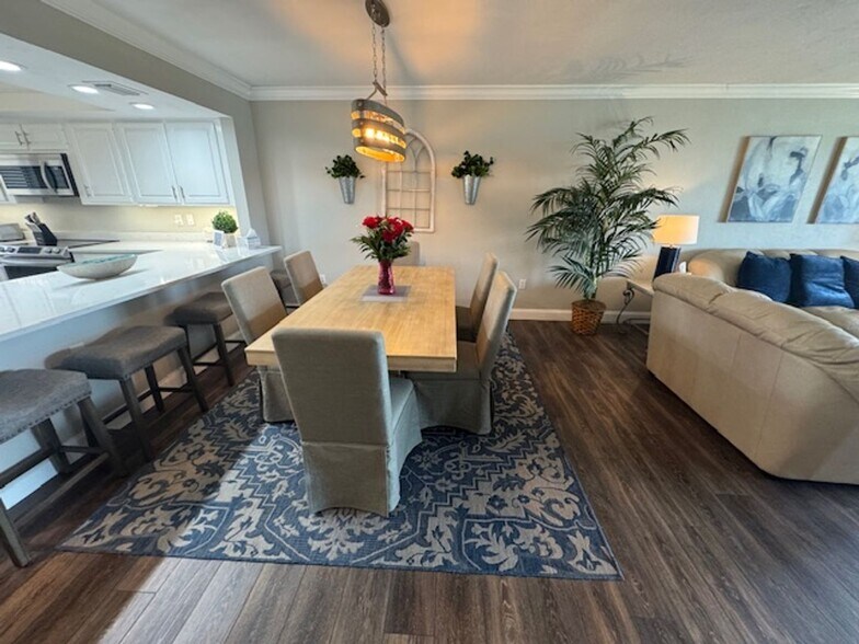 Building Photo - Flagship Village Condo in The Landings Yacht Golf & Tennis Club