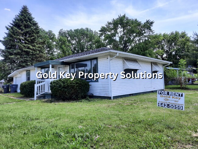 Primary Photo - COMING SOON! 3 BR 1 BA House with Garage a...