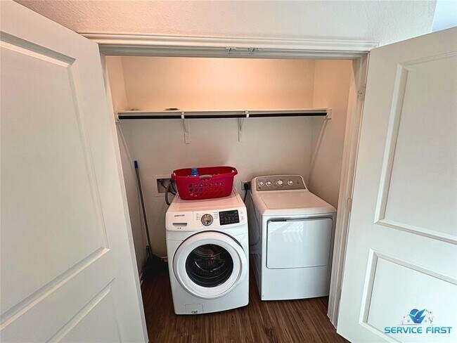 Building Photo - 124 Rooster Wy