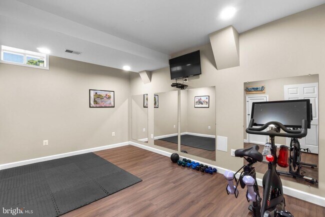 Building Photo - 4012 Belgrave Cir