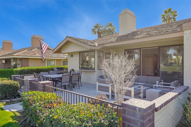 Building Photo - 236 Castellana S