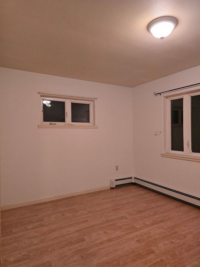 Building Photo - 3BR/2BA Home on 2 Acres – 2 Car Garage & Pet Friendly