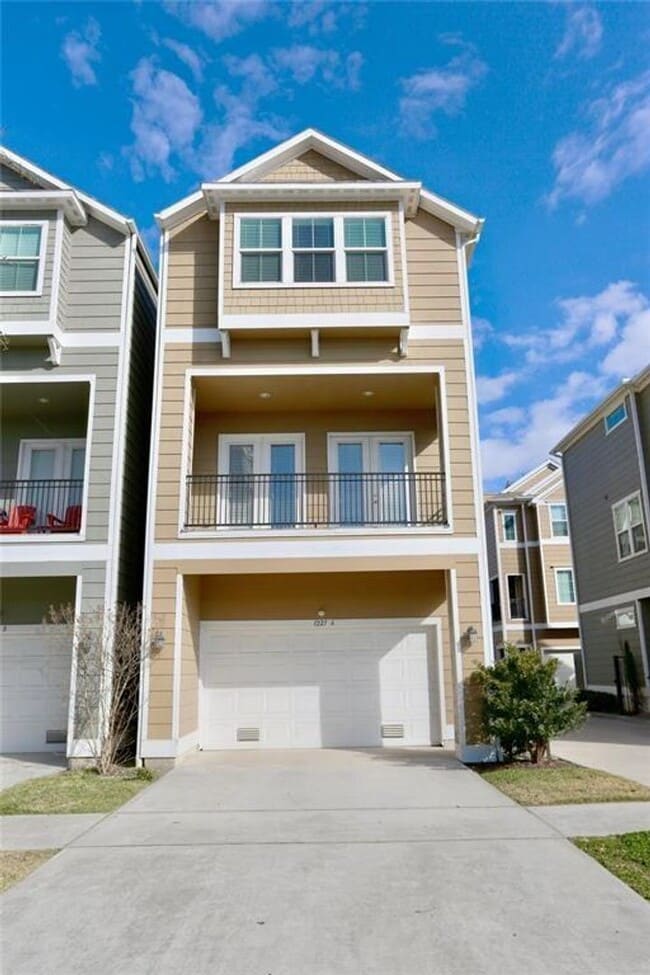 Building Photo - 1227 W 19th St