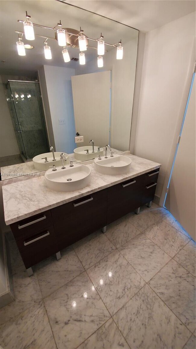 Building Photo - 253 NE 2nd St