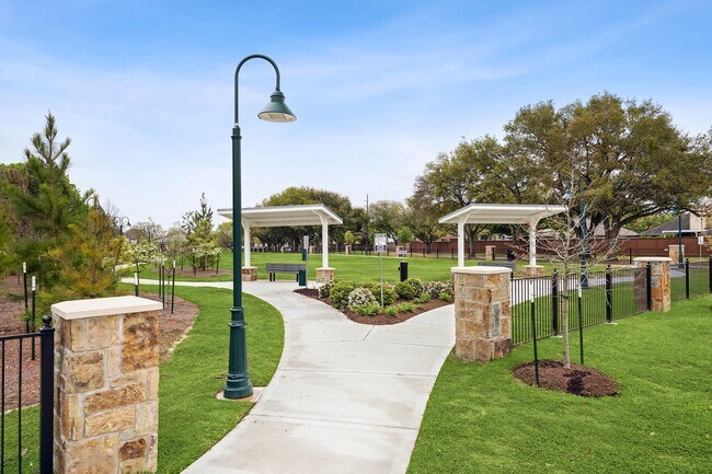 Building Photo - 9806 Gold Cup Way