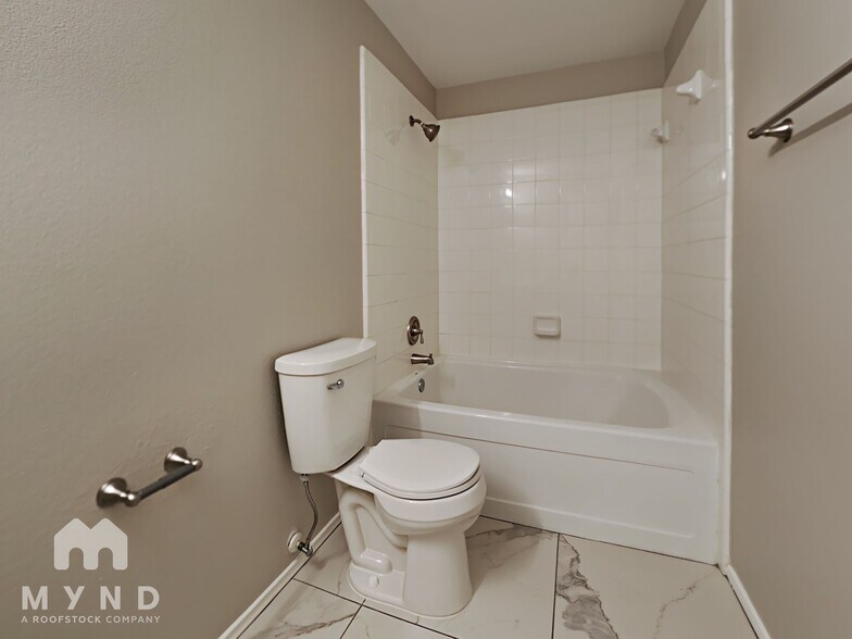 Building Photo - 3523 Avalon Castle Dr