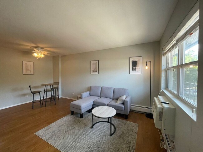 Building Photo - 4612 N Beacon St