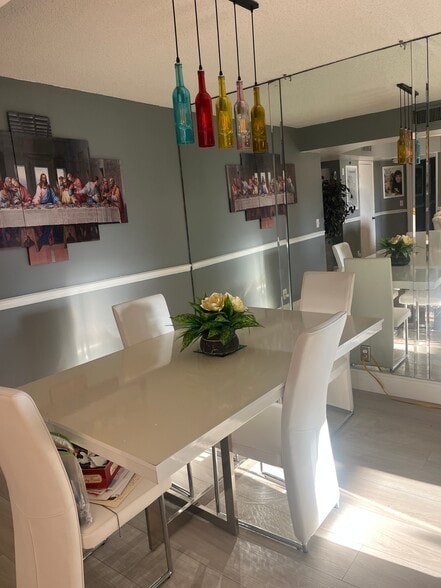 Building Photo - 3465 Via Poinciana