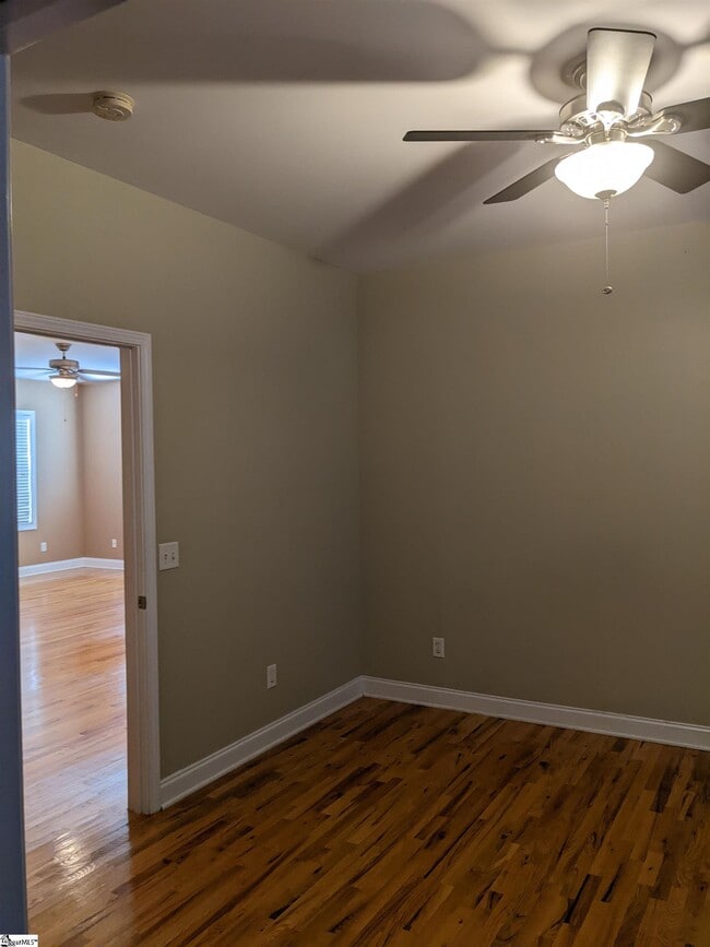 Building Photo - 10 Alex Ct