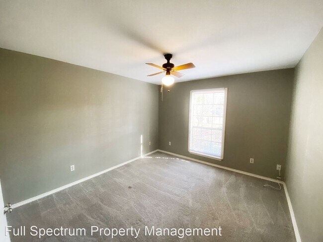 Building Photo - 2 br, 1.5 bath House - 7815 Broadway #103A