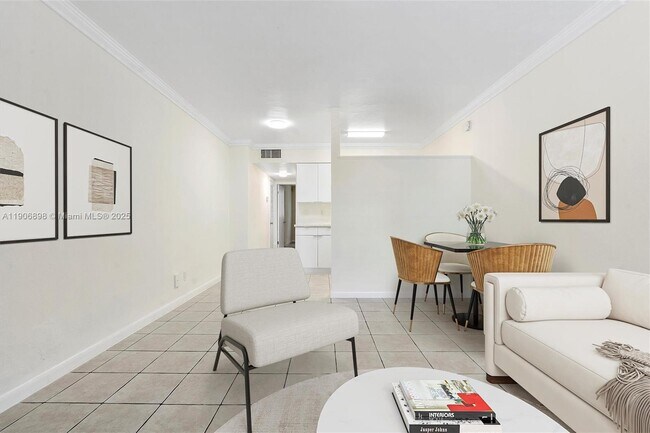 Primary Photo - 1715 N 16th Ave