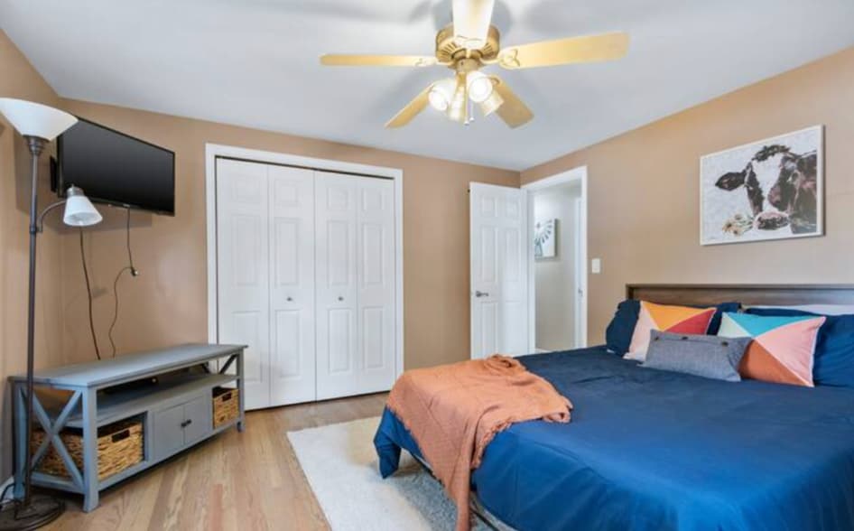 Building Photo - 1071 Kenwood St