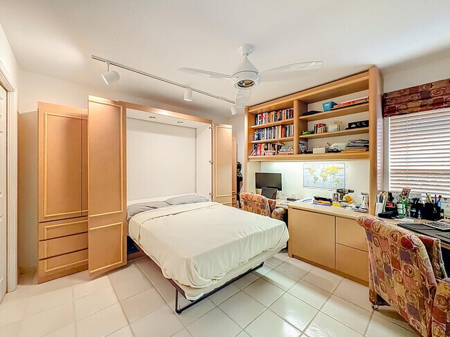 Building Photo - 11853 Fountainside Cir