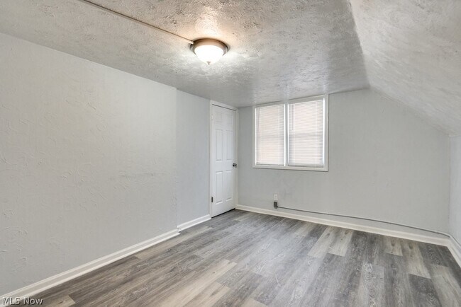 Building Photo - 9809 Way Ave