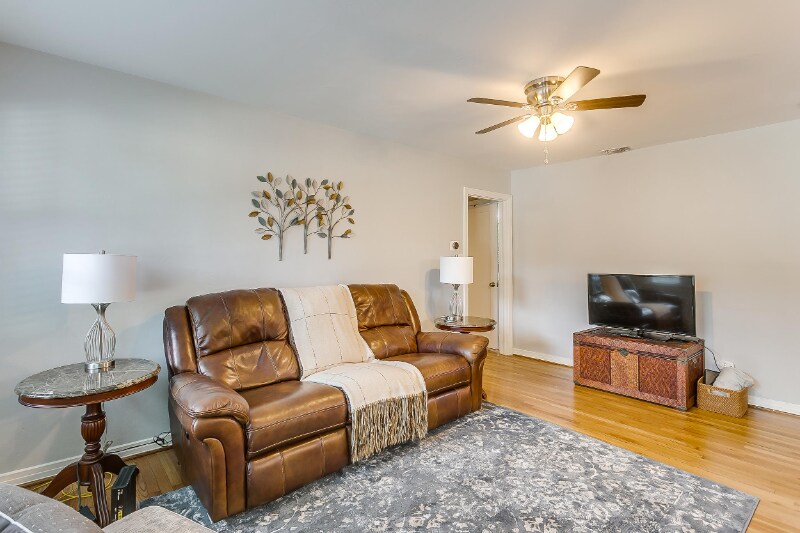 Building Photo - 4704 Collinwood Ave