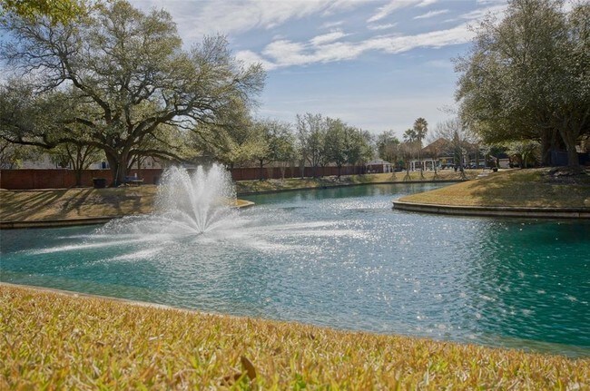 Building Photo - 1767 Lakeside Enclave Dr