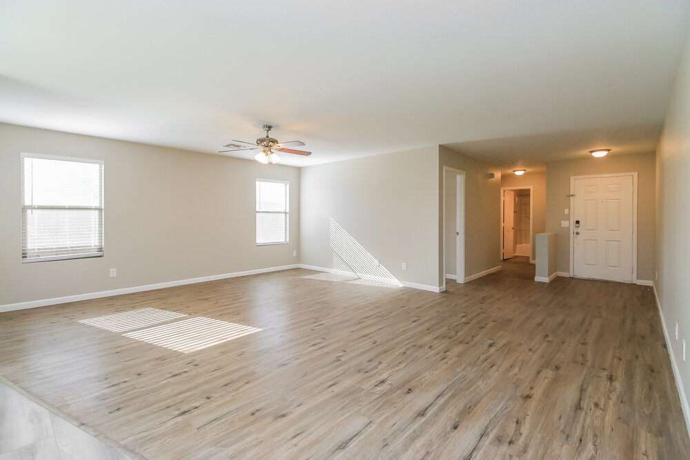 Building Photo - 2468 E Palm Beach Dr