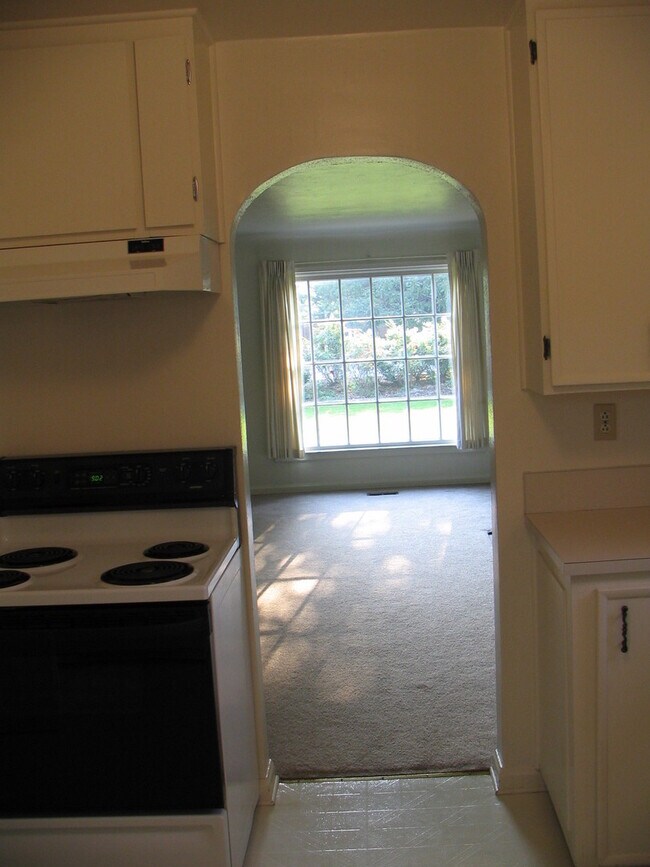 Building Photo - Charming 3 bedroom, 2 bathroom Home by the Foothills and Close to Downtown Boise
