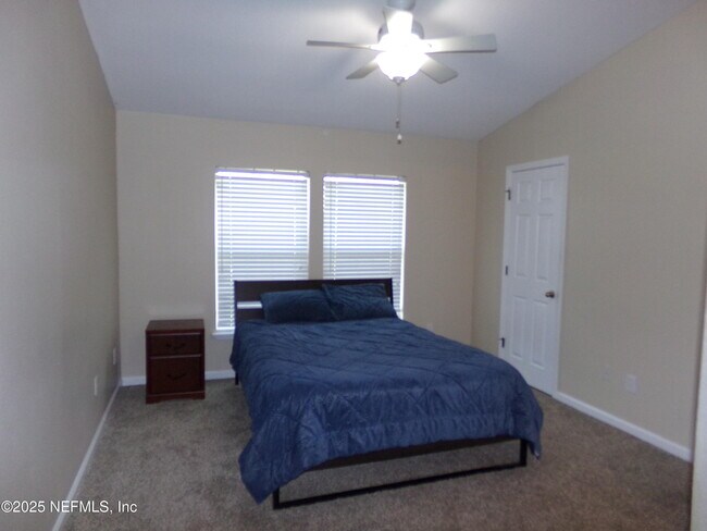 Building Photo - 13052 Sunset Lake Dr