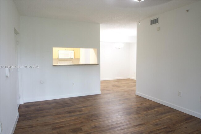 Building Photo - 2440 E Preserve Way