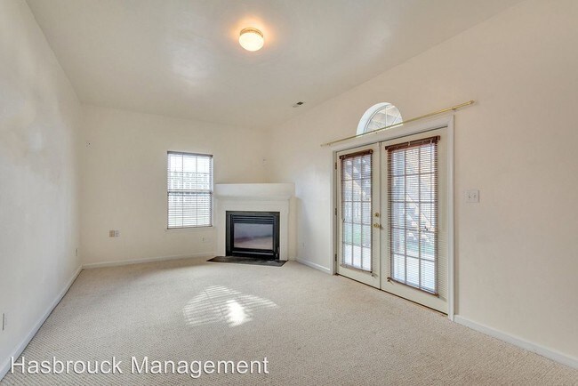 Building Photo - 4 br, 3.5 bath House - 4605 Briarwood Drive