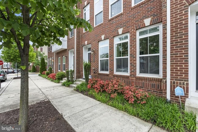 Building Photo - 9618 Stockwell Ln