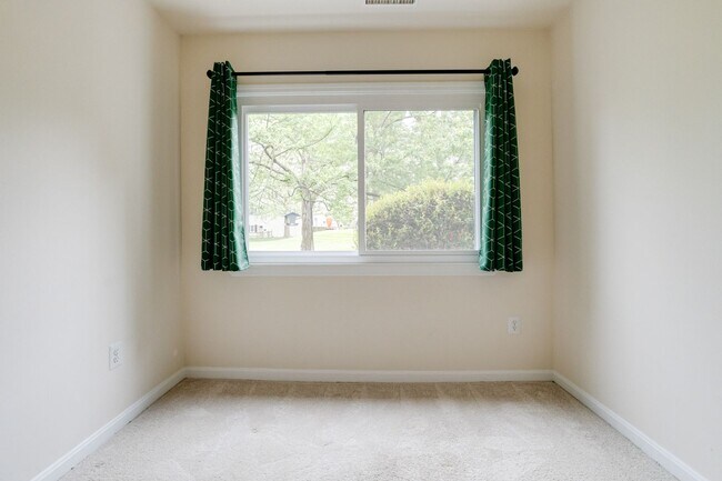Building Photo - Crofton Condo For Rent