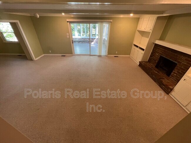 Building Photo - 8829 Rexford Rd