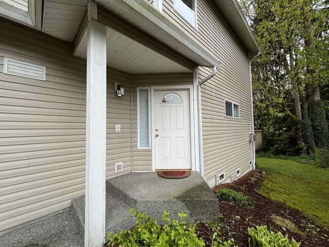 Building Photo - 414 91st Ave SE
