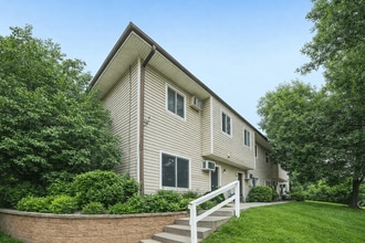 Building Photo - Carver Ridge Townhomes