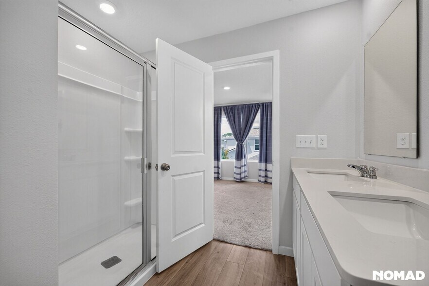 Building Photo - 14499 Macadamia Ln