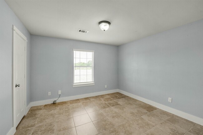 Building Photo - 22405 Beckendorff Rd