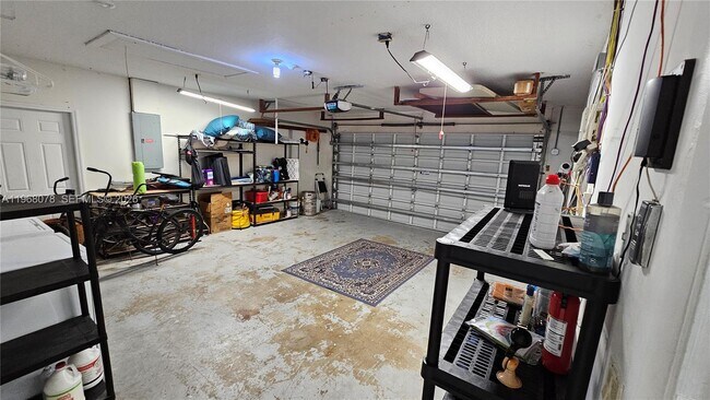 Building Photo - 6731 NW 26th Way