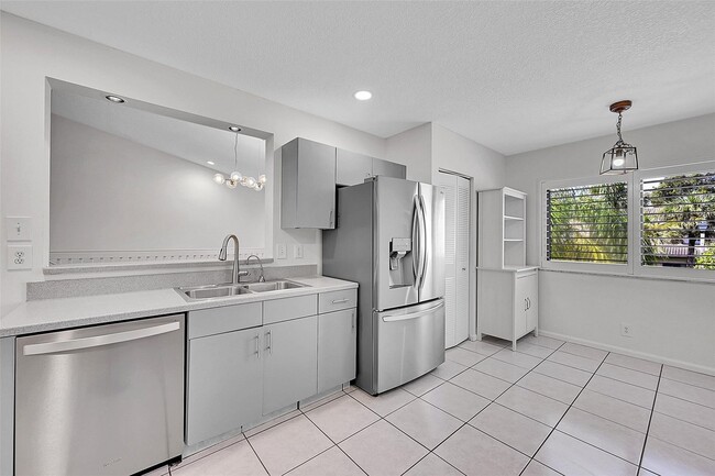 Building Photo - 1002 NW 105th Way