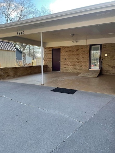 Building Photo - 3840 Forestview Dr NW