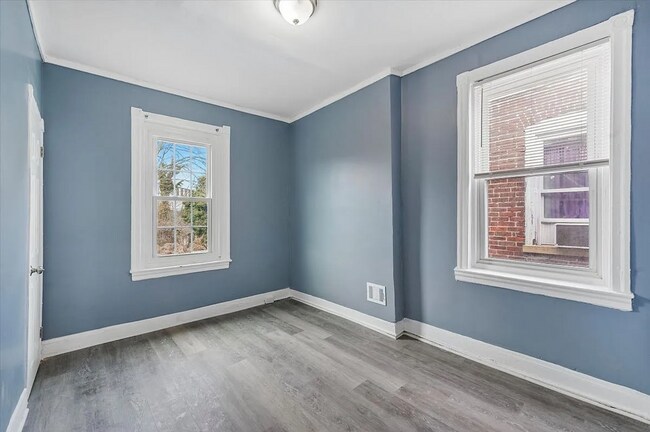 Building Photo - 1110 Morton Ave