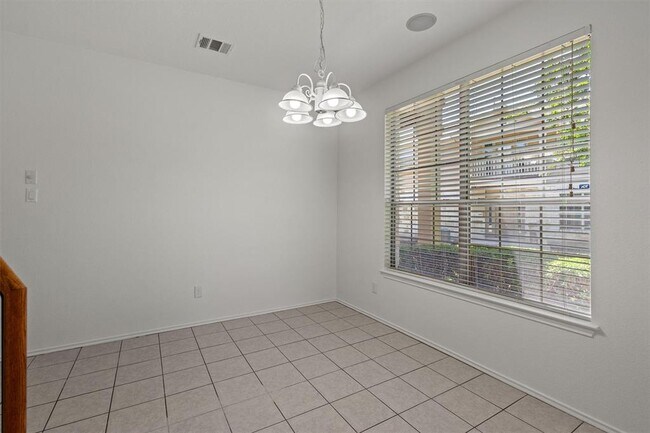 Building Photo - 9201 Brodie Ln
