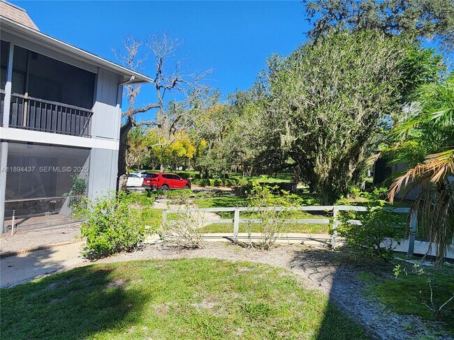 Building Photo - 10 Sheoah Blvd