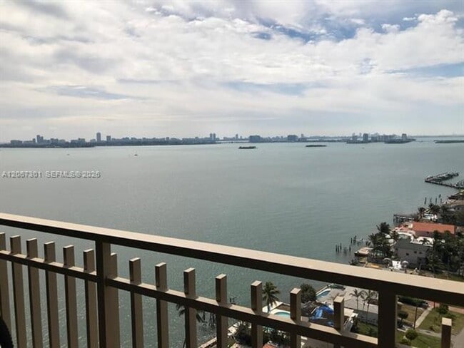 Building Photo - 11113 Biscayne Blvd