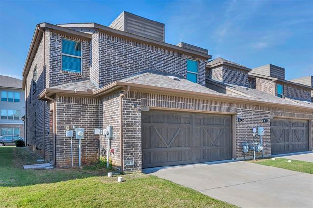 Building Photo - 910 Estelle Dr