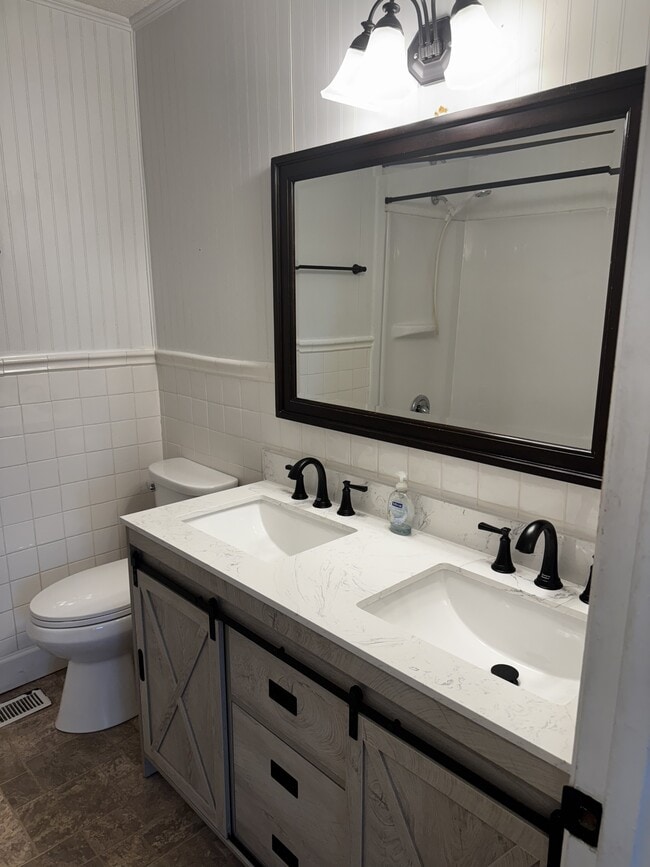 Building Photo - 5815 Permastone Lake Rd