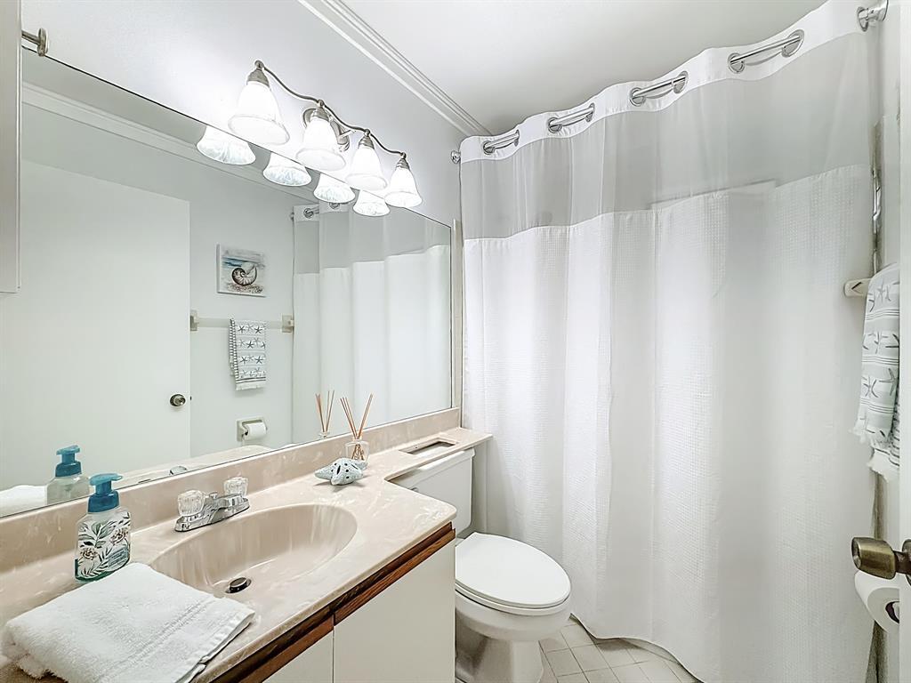 Building Photo - 2846 Carambola Cir S