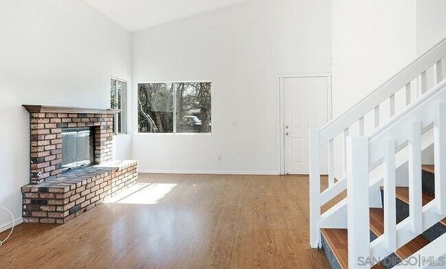 Building Photo - 931 H St