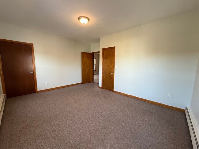 Building Photo - 63 Plain St