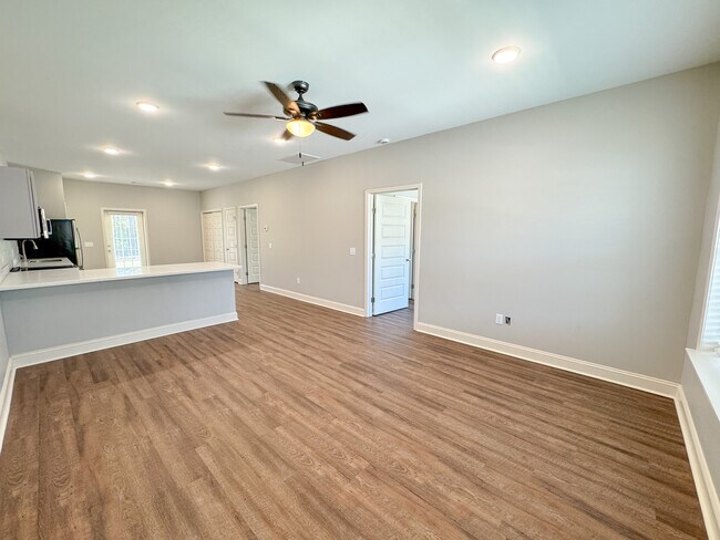 Building Photo - 232 Firefly Ln