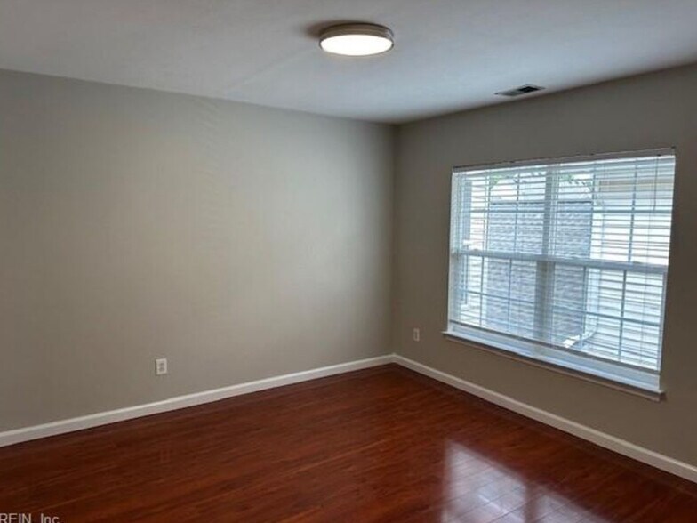 Building Photo - 4404 Glen Ellert Ct