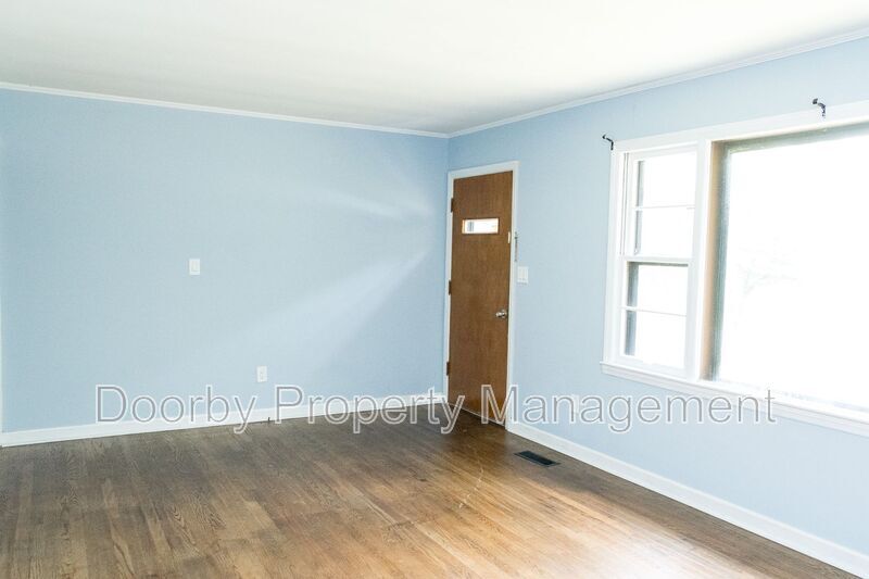Building Photo - 3625 Sunrise Terrace