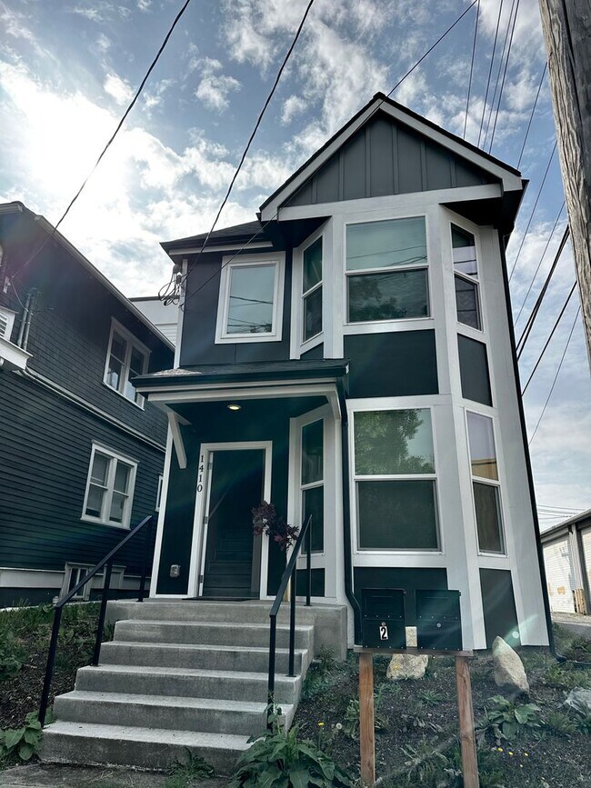 Building Photo - 2BR | 1BA – Washer & Dryer, A/C in Every R...